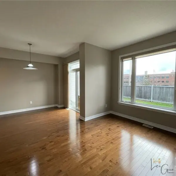 541 Remnor AVE, Kanata, ON K2T 0A5
