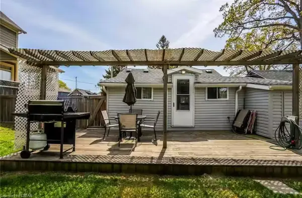 23 Queens AVE, Lambton Shores, ON N0M 1T0