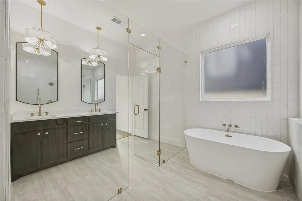 3910 Harlingen, Dallas, TX 75212