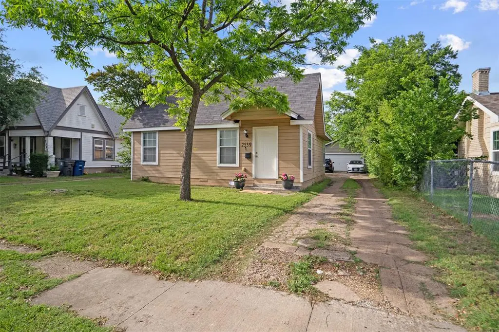 2539 Sharon Street, Dallas, TX 75211