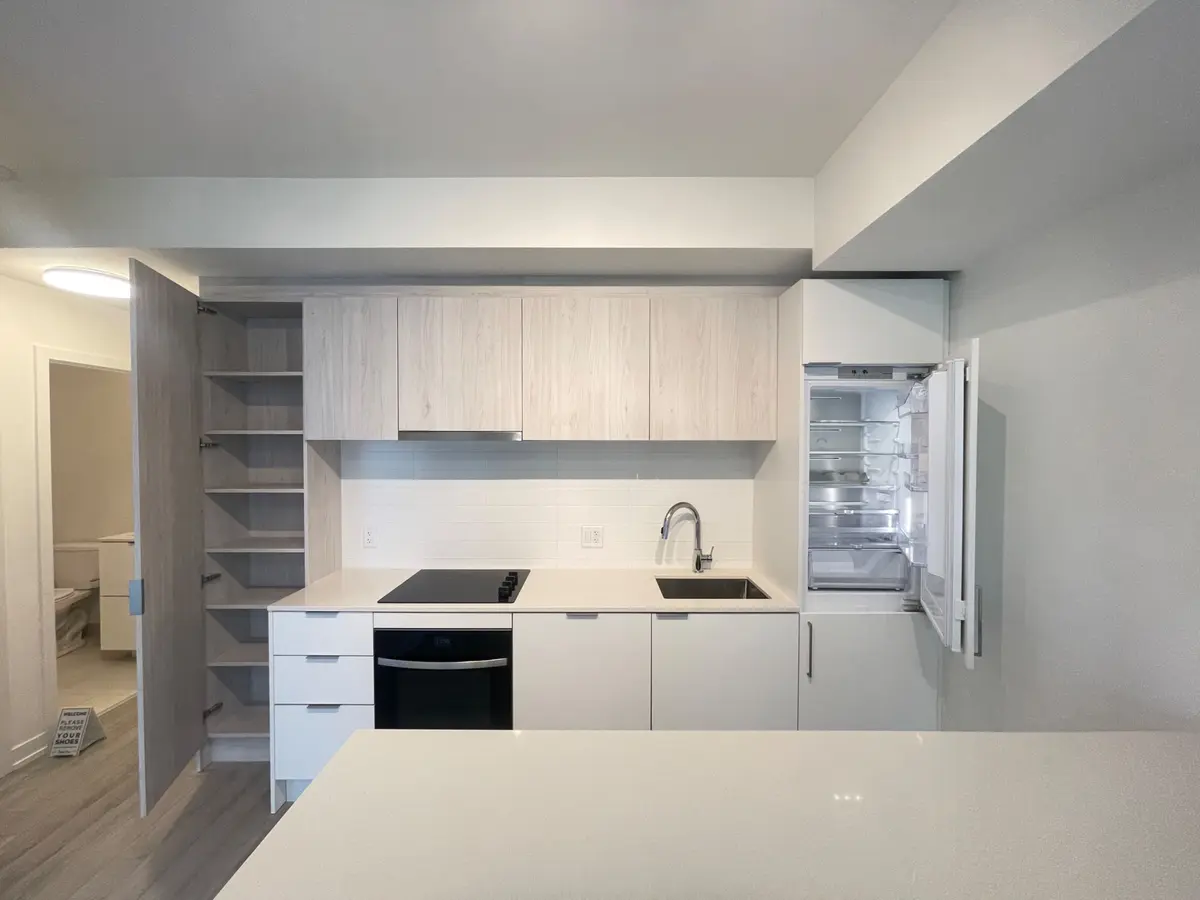 89 Church ST #1201, Toronto C08, ON M5C 2G3