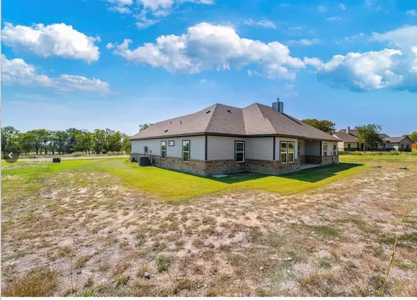 1013 Don Eve Court, Azle, TX 76020