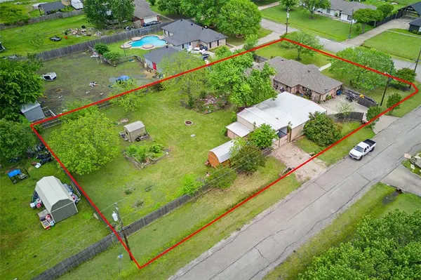 3336 Dasher Street, Lancaster, TX 75146