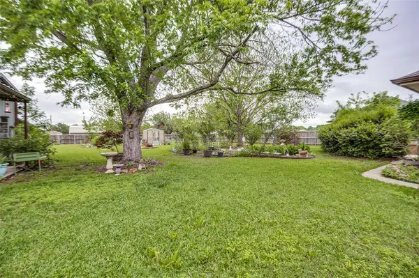 3336 Dasher Street, Lancaster, TX 75146