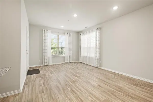 3901 Hometown Boulevard, Forney, TX 75126