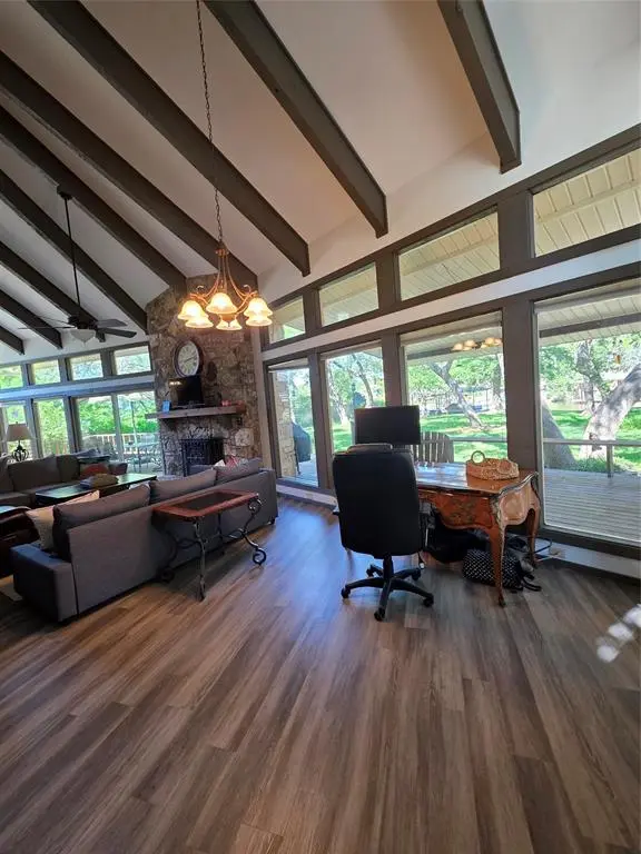 1425 E Seneca Court, Granbury, TX 76048