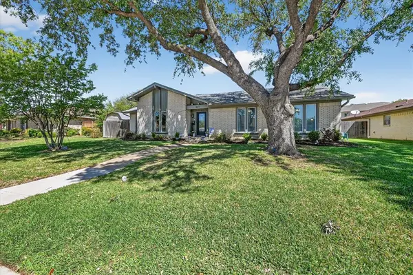 1603 Valleycrest Lane, Carrollton, TX 75006