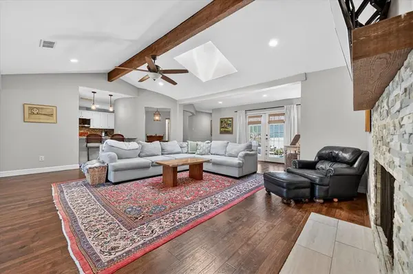 1603 Valleycrest Lane, Carrollton, TX 75006