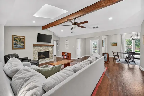 1603 Valleycrest Lane, Carrollton, TX 75006