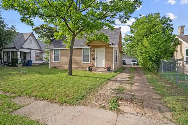 2539 Sharon Street, Dallas, TX 75211