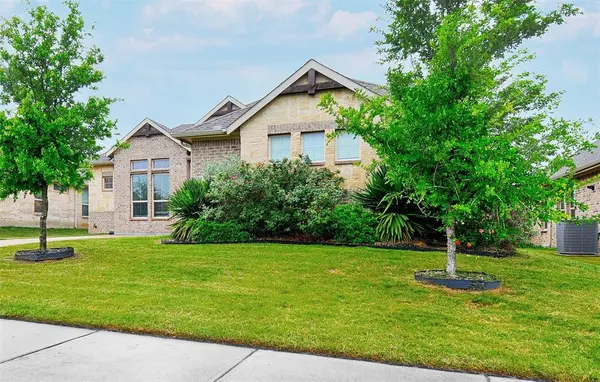 1106 Silver Oak Drive, Mansfield, TX 76063