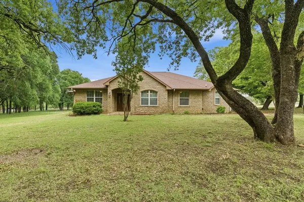 1596 County Road 510, Stephenville, TX 76401