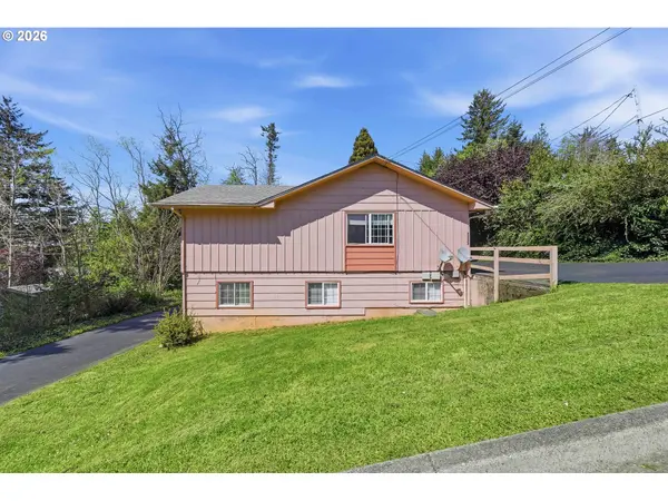 589 10TH AVE, Coos Bay, OR 97420