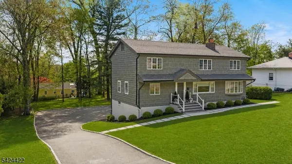 6 Exeter St, Parsippany-troy Hills Twp., NJ 07950