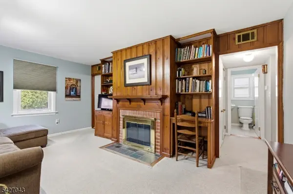 32 Hibernia Rd, Rockaway Twp., NJ 07866