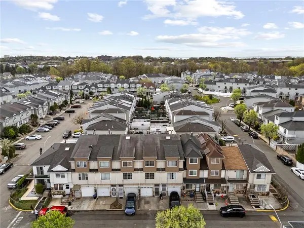 60 Stage LN, Staten  Island, NY 10304