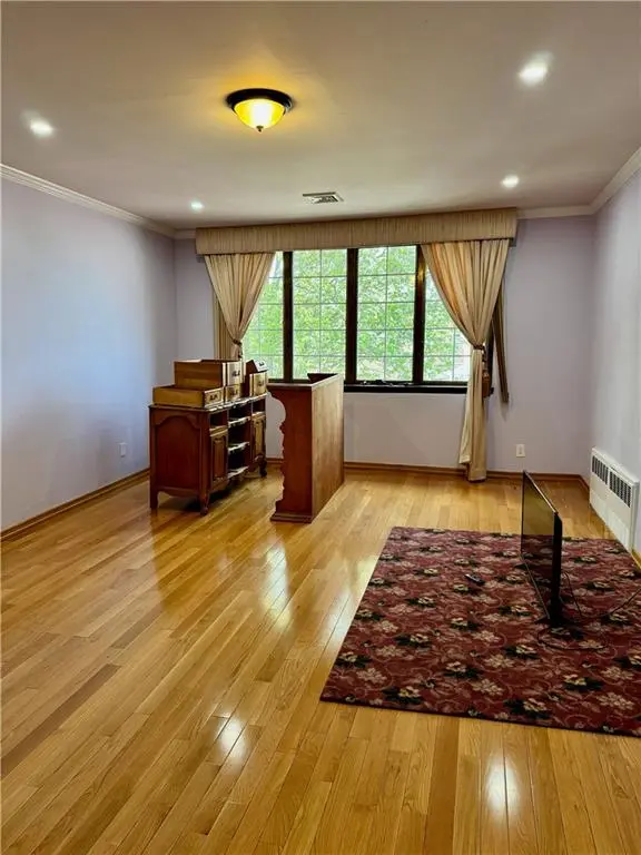 7305 19th AVE, Brooklyn, NY 11204