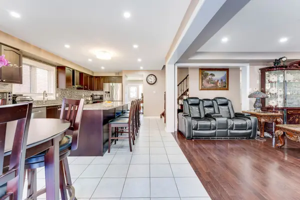 334 Apple Hill CRES, Kitchener, ON N2R 0E5