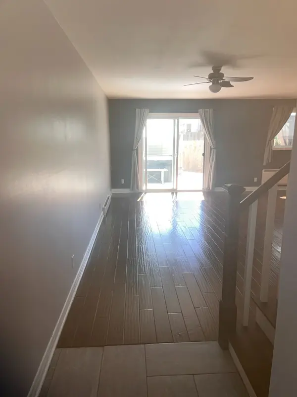 87 Grady CRES, South Of Baseline To Knoxdale, ON K2H 5S2