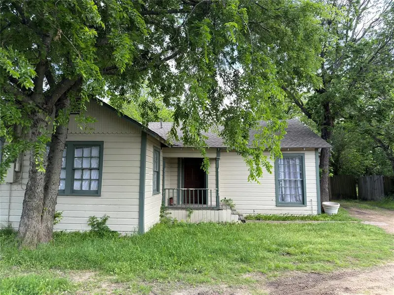 212 E 8th Street, Ferris, TX 75125