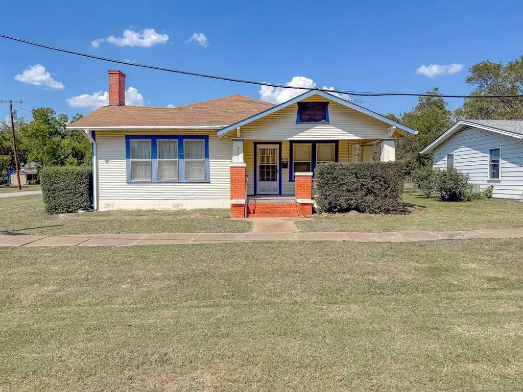 512 SW 2nd Street, Kerens, TX 75144