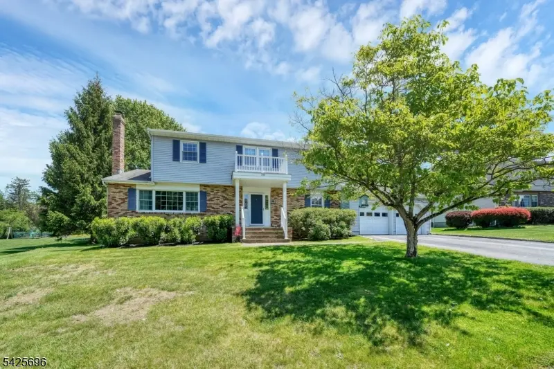 30 Aldersgate Cir, Mount Olive Twp., NJ 07828