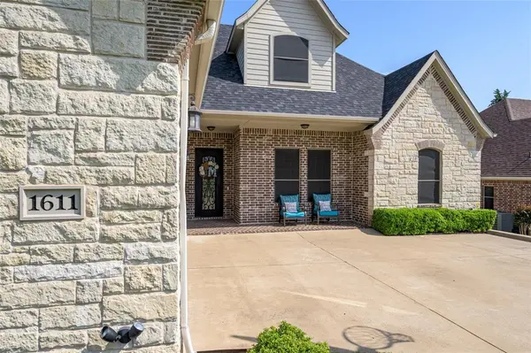 1611 Moreland Drive, Sherman, TX 75090