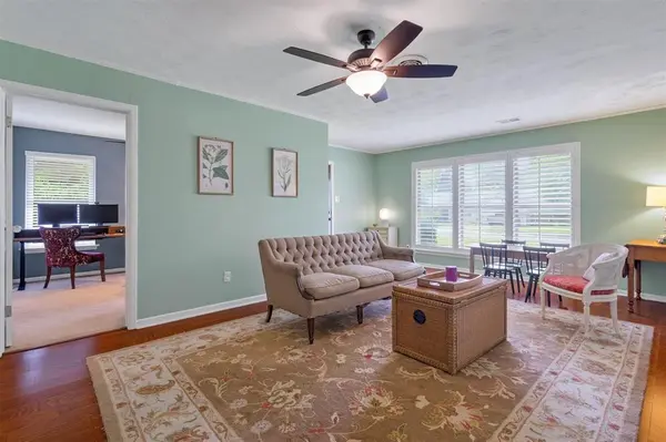 2949 Maydelle Lane, Farmers Branch, TX 75234