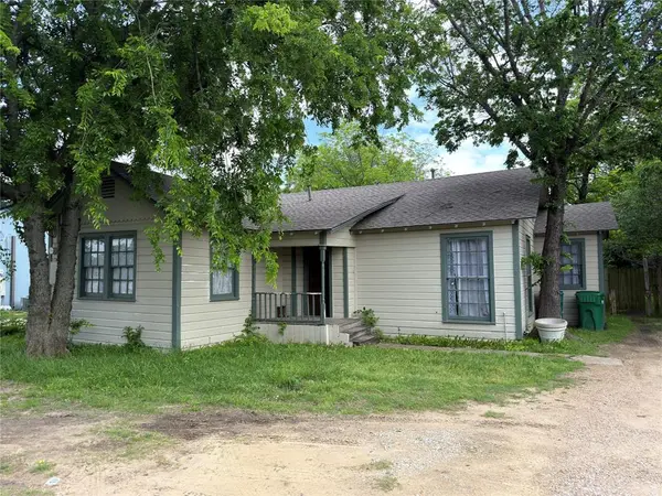 212 E 8th Street, Ferris, TX 75125