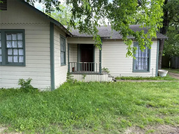 212 E 8th Street, Ferris, TX 75125