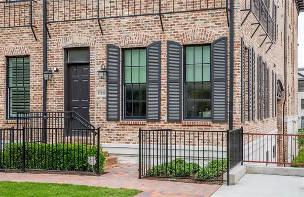 14948 Oak Street, Addison, TX 75001