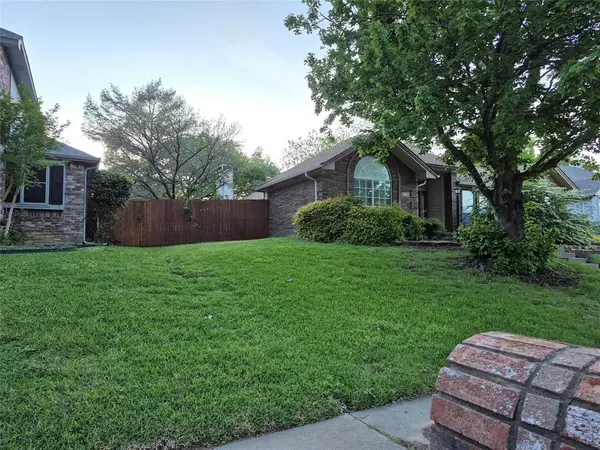 3303 Greenglen Circle, Carrollton, TX 75007