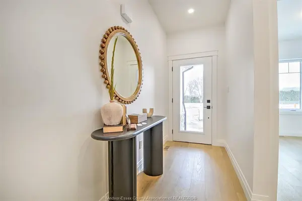 42 MULBERRY Court, Amherstburg, ON N9V 1N3