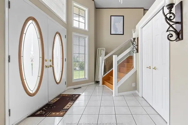 330 REAUME Road, Lasalle, ON N9J 1B1