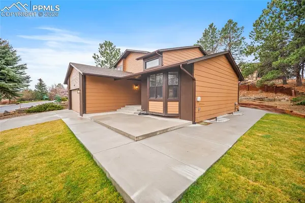 935 War Eagle DR, Colorado Springs, CO 80919