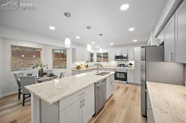 935 War Eagle DR, Colorado Springs, CO 80919