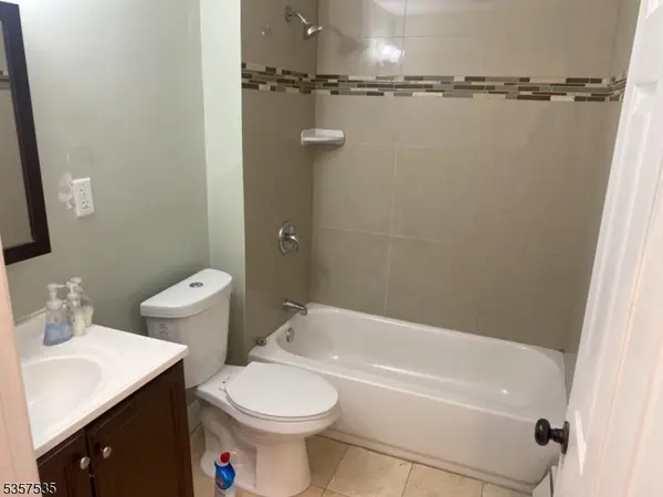 309 Martin Luther King Jr Dr, Jersey City, NJ 07305