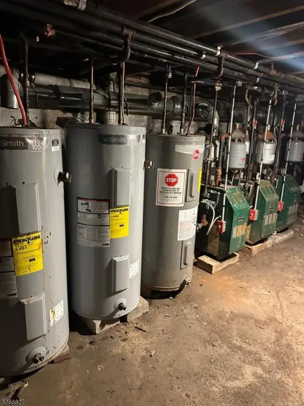 71 Martin Luther King Jr Dr, Jersey City, NJ 07305