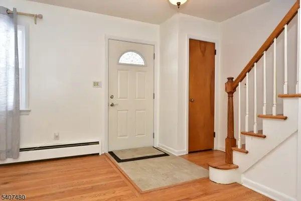 49 Fayson Lake Rd, Kinnelon Boro, NJ 07405