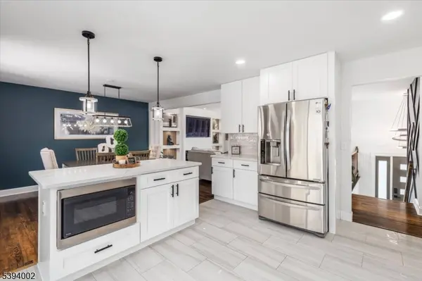 30 Melissa Dr, Totowa Boro, NJ 07512