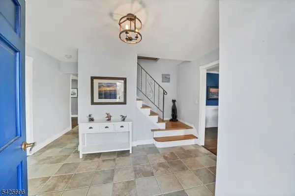 30 Aldersgate Cir, Mount Olive Twp., NJ 07828