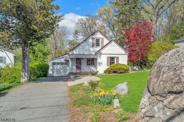 17 Andrew Ave, Oakland Boro, NJ 07436