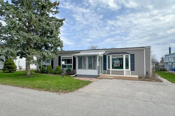 8 Loyalist CT, Clarington, ON L1B 1A8