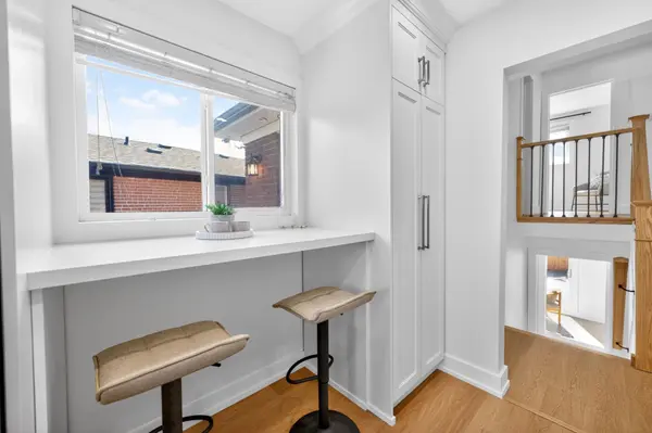 26 Dellbrook CRES, Toronto W05, ON M9L 1E2