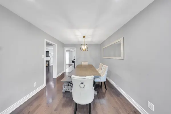 3275 Greenbelt CRES, Mississauga, ON L5N 5Y1