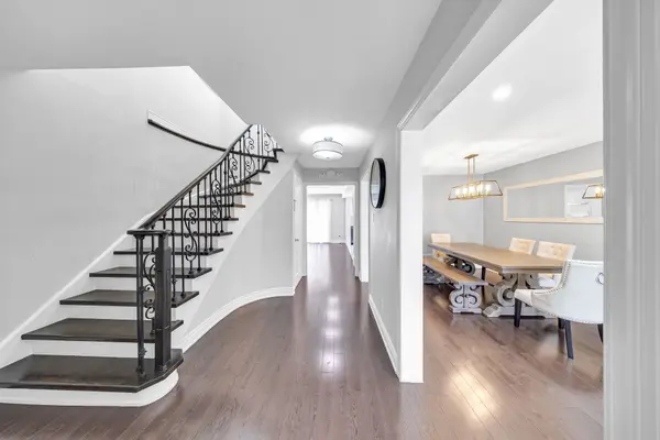 3275 Greenbelt CRES, Mississauga, ON L5N 5Y1