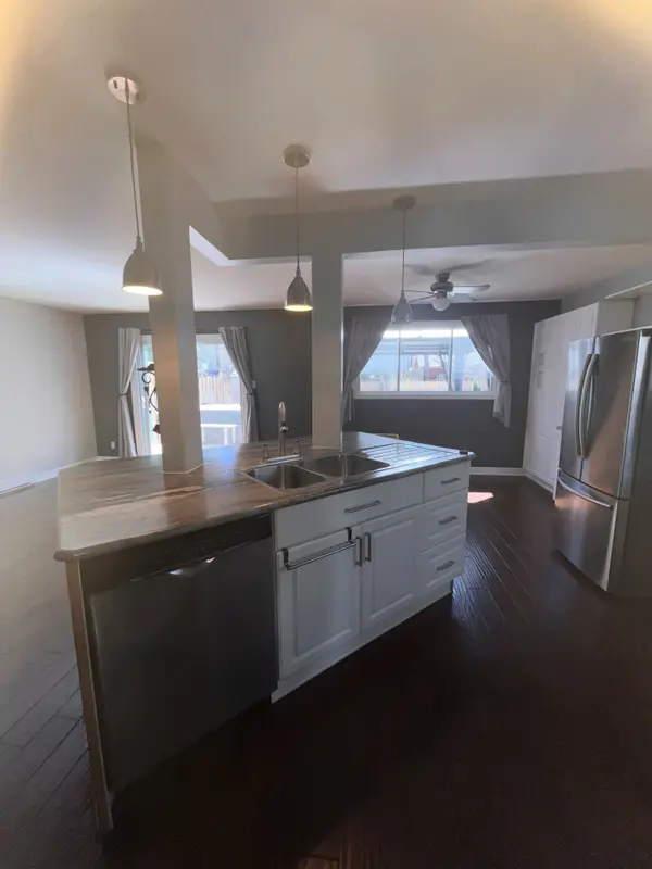 87 Grady CRES, South Of Baseline To Knoxdale, ON K2H 5S2