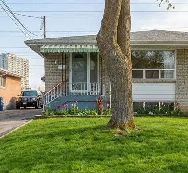 6 Ailsa Craig CT, Toronto C07, ON M2R 2B8