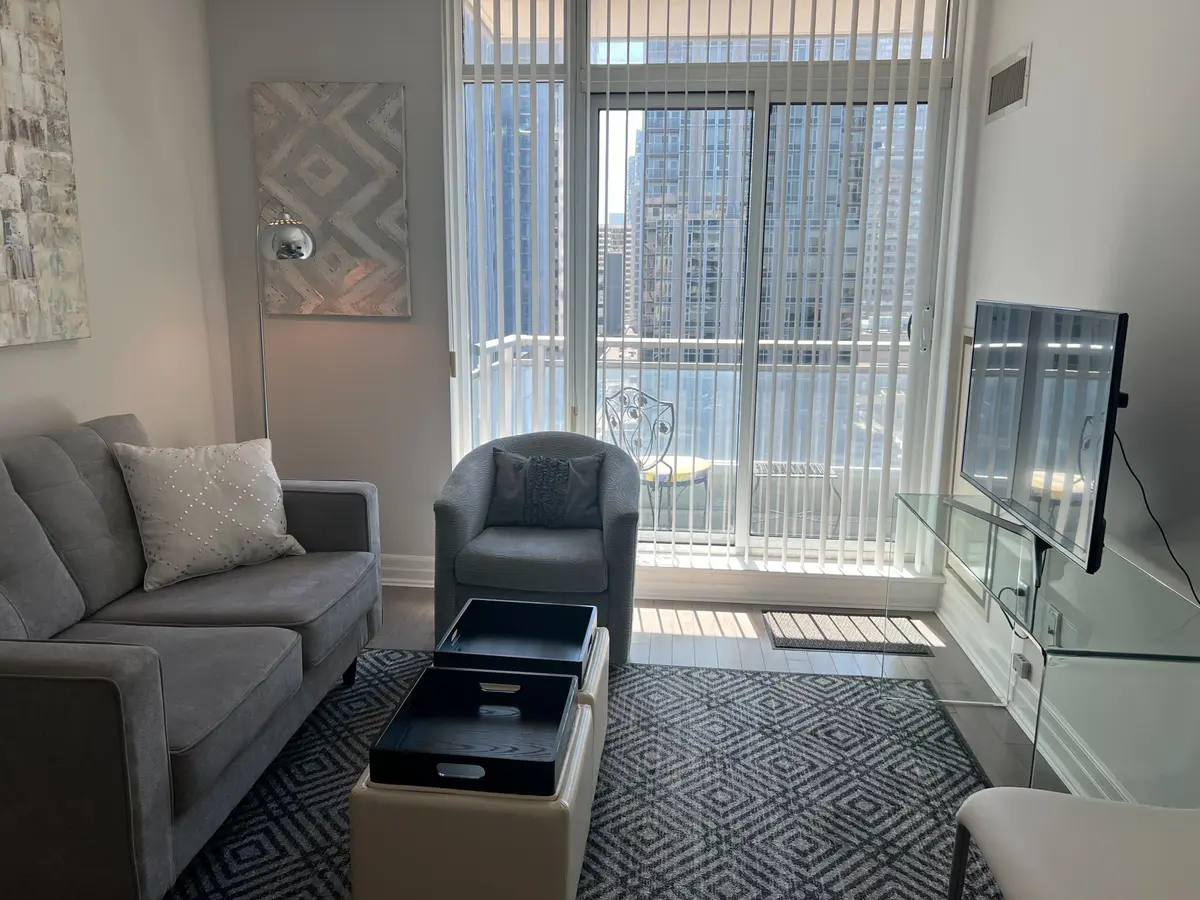 8 Scollard ST #1204, Toronto C02, ON M5R 1M2