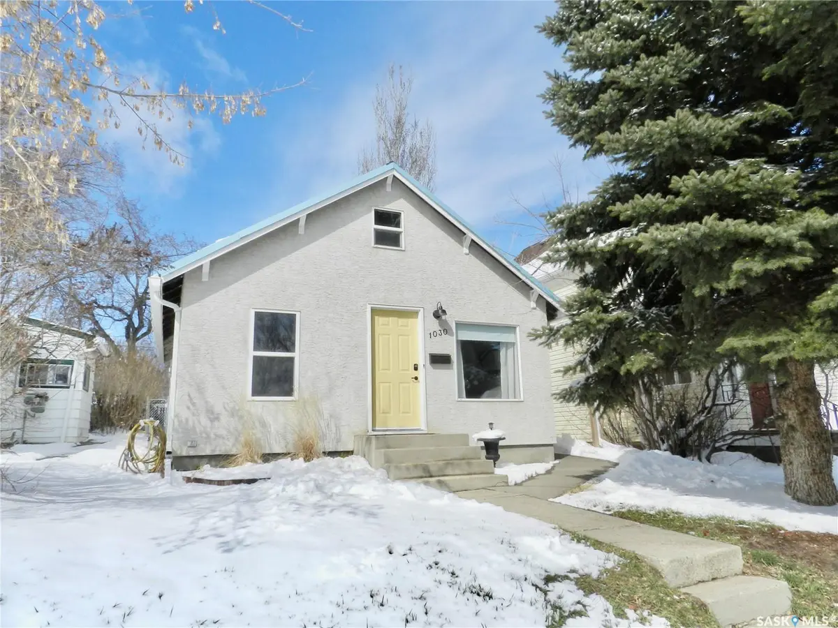 1030 Hochelaga STREET W, Moose Jaw, SK S6H 2H9